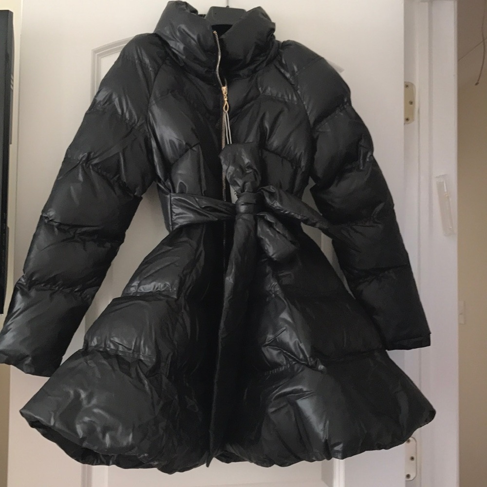 NEW Gorgeous puffer coat size M